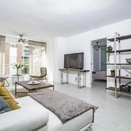 Centro Playa De La Fontanilla Apartment
